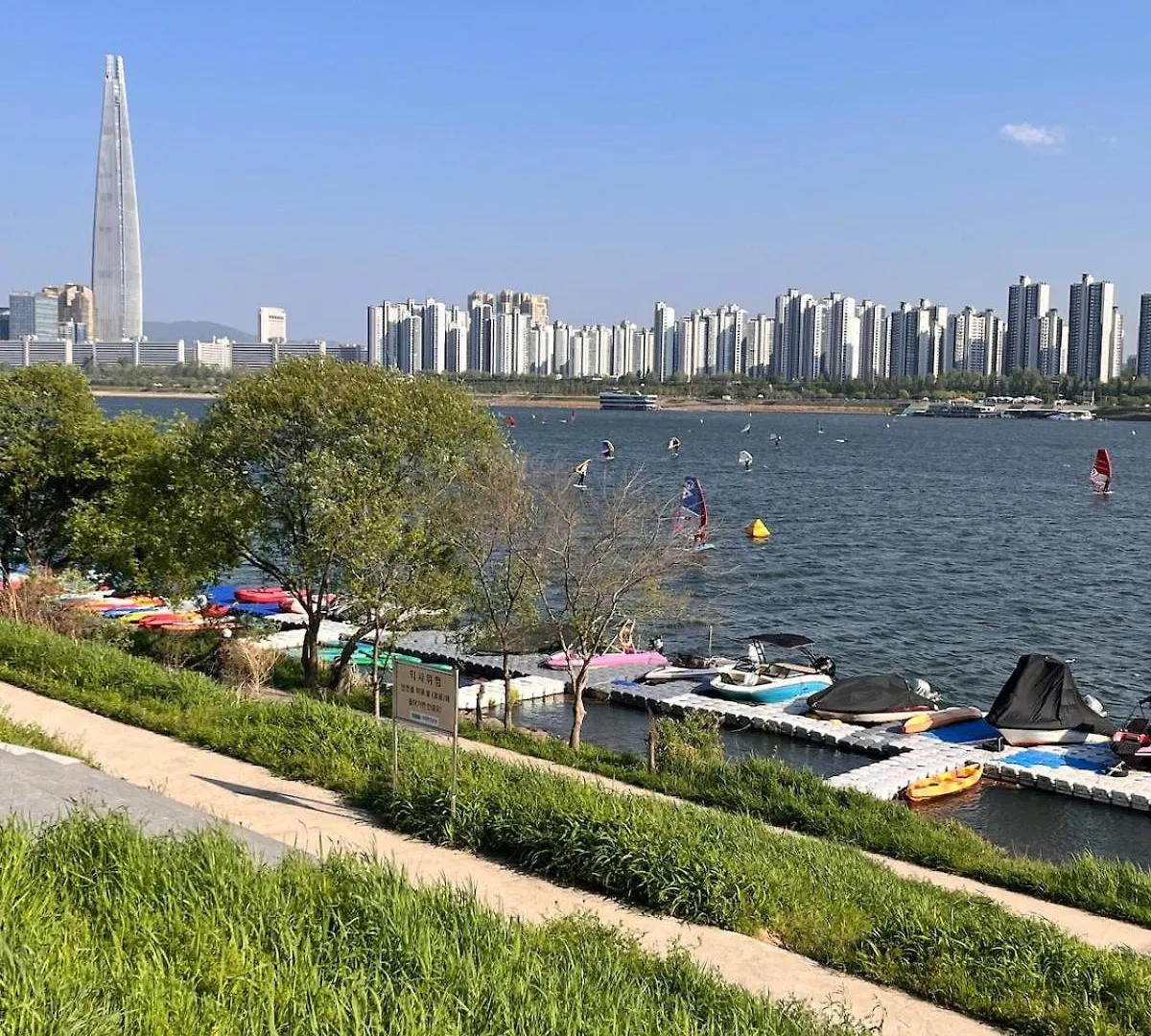 Lunaflore Seúl 0*,  Corea del Sur